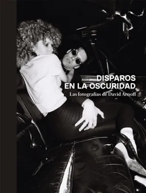 DISPAROS EN LA OSCURIDAD