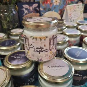 VELA LA CASA DESPIERTA - BOOK AND GLOW