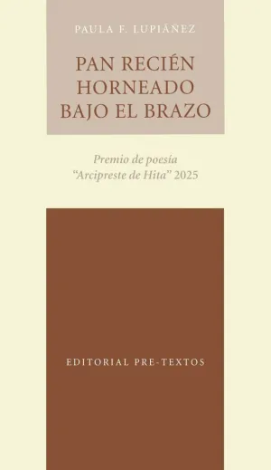 PAN RECIÉN HORNEADO BAJO EL BRAZO