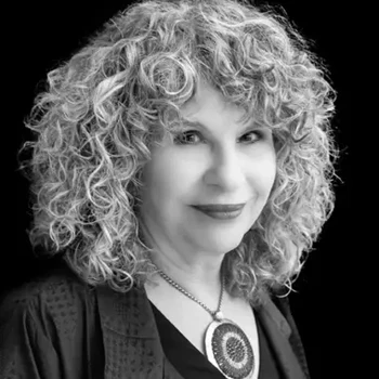 GIOCONDA BELLI FIRMA SUS LIBROS EN LA PUERTA DE TANNHÄUSER DE CÁCERES EL JUEVES 23 DE OCTUBRE A LAS 17:30h.